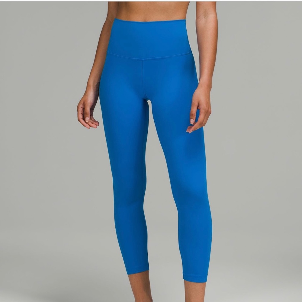 NWT Lululemon Align HR Crop size 8 in Poolside